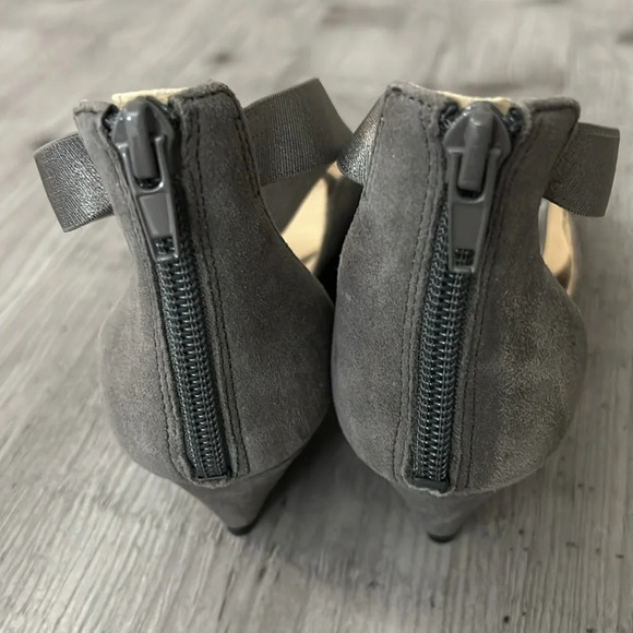 Nine West Emergent Shoes - Picture 3 of 5